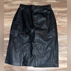 Lord & Taylor Black Midi Skirt 📞